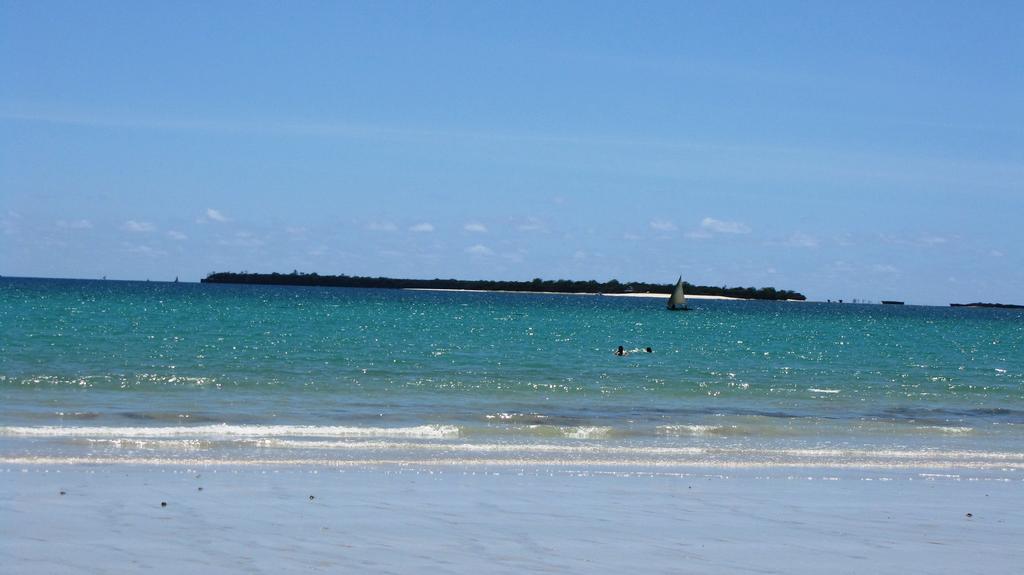 Kipepeo Beach And Village Dar es Salaam Bagian luar foto