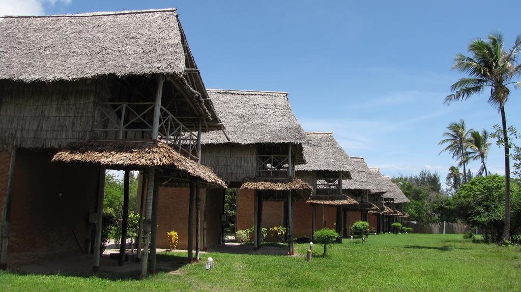 Kipepeo Beach And Village Dar es Salaam Bagian luar foto