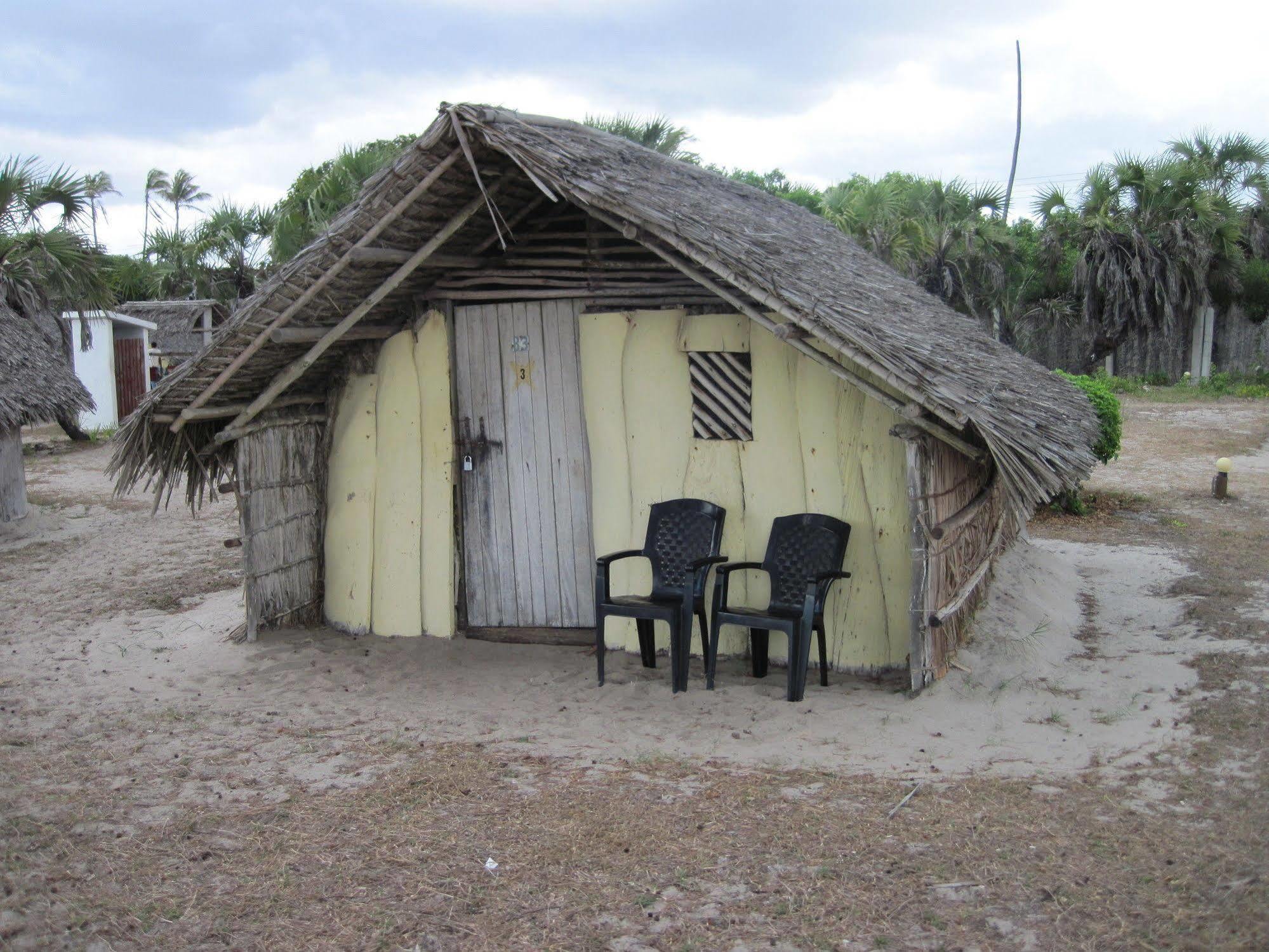 Kipepeo Beach And Village Dar es Salaam Bagian luar foto