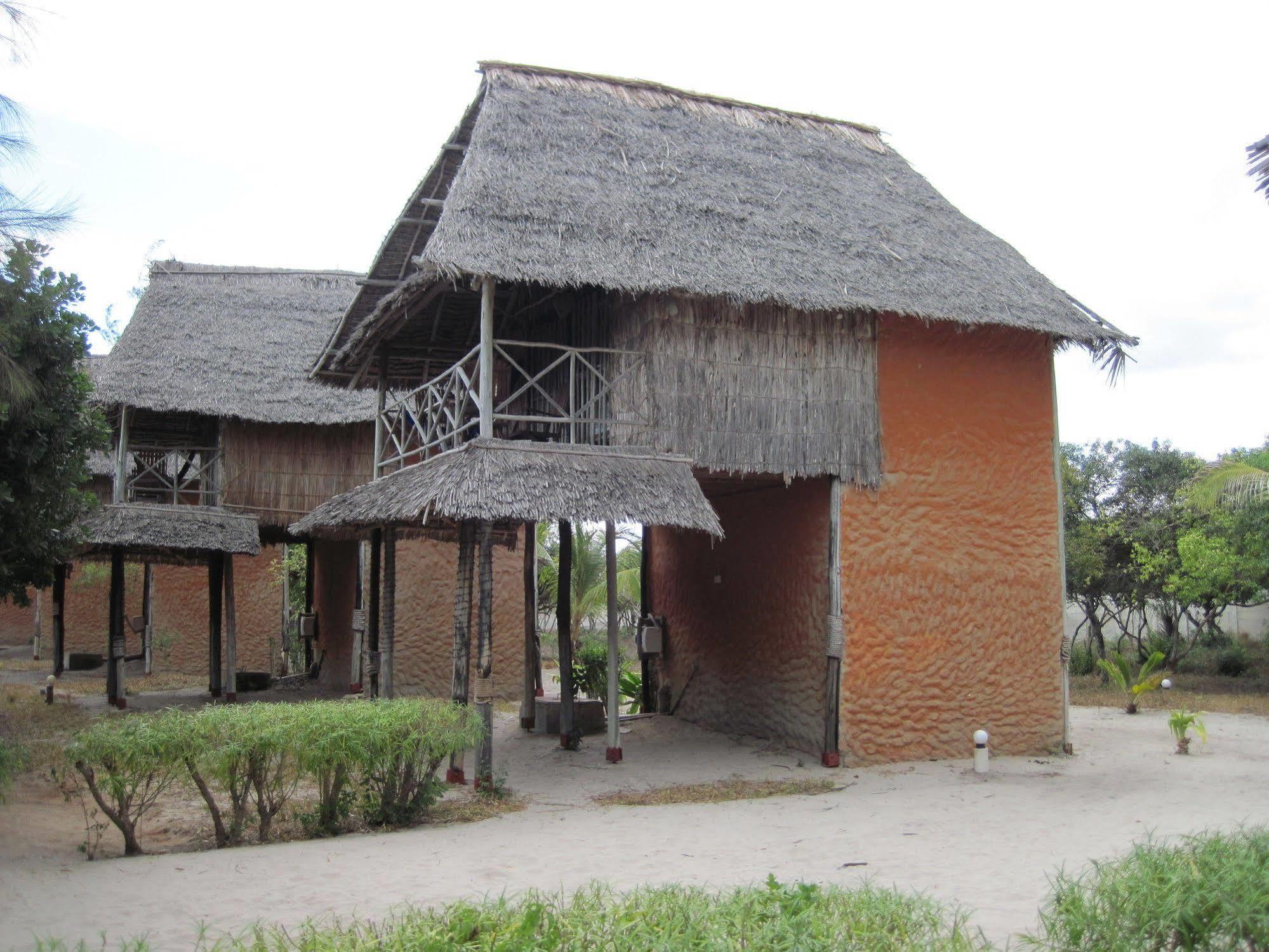 Kipepeo Beach And Village Dar es Salaam Bagian luar foto