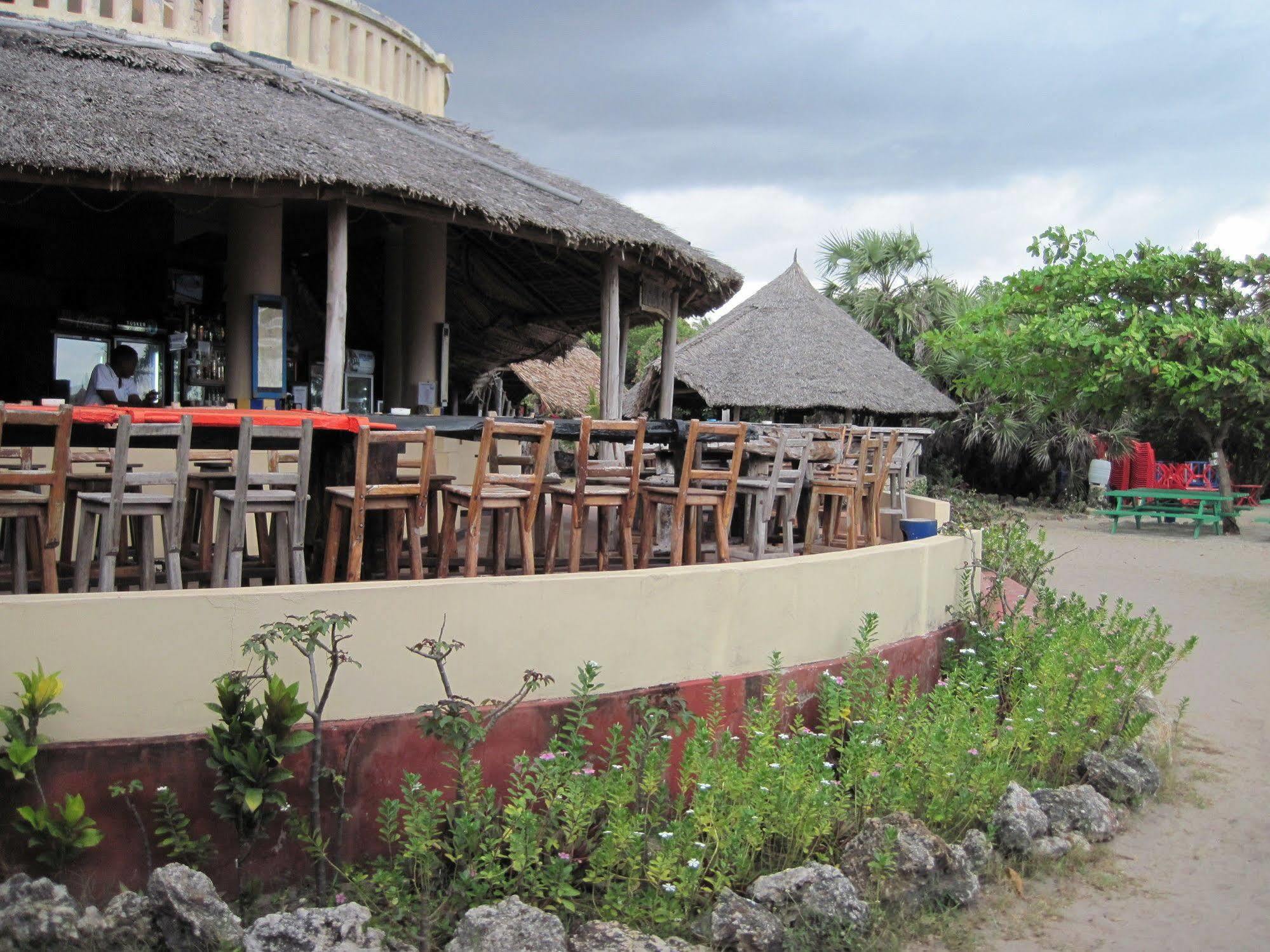 Kipepeo Beach And Village Dar es Salaam Bagian luar foto