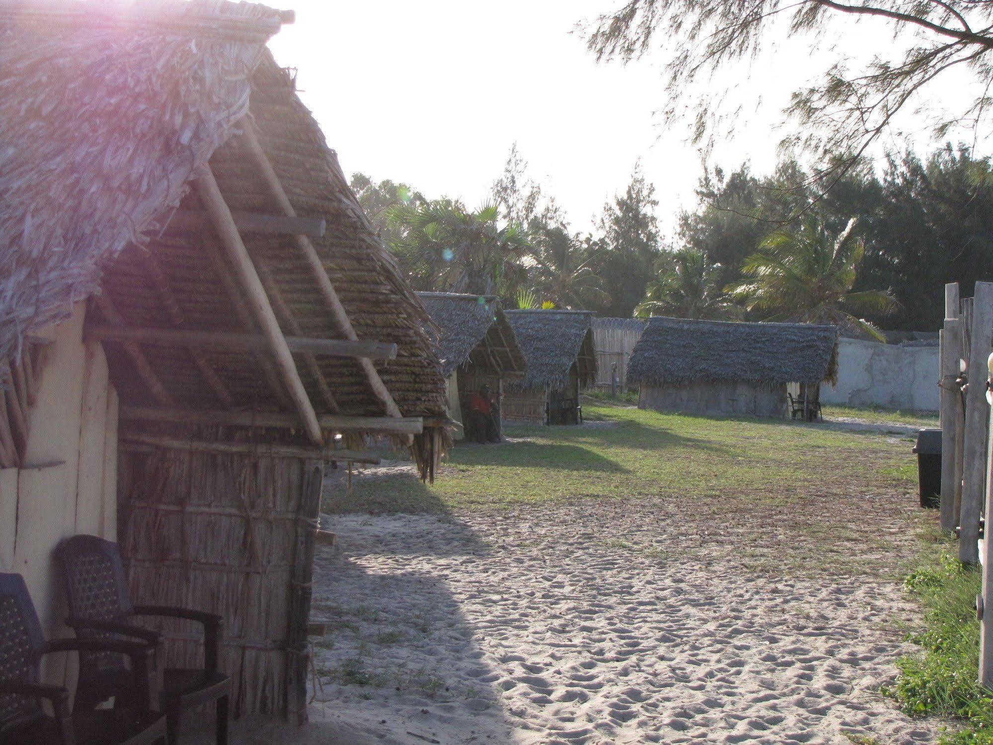 Kipepeo Beach And Village Dar es Salaam Bagian luar foto